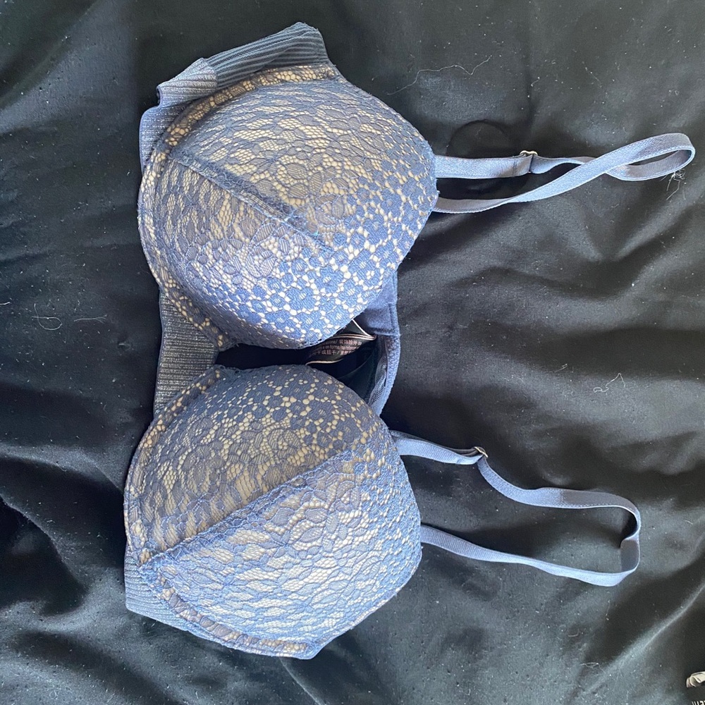 Blue Victoria’s Secret bra. Size 36B. Like new